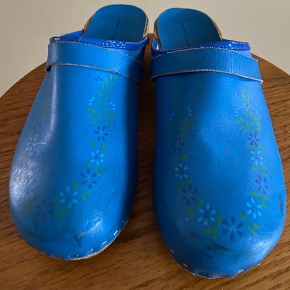 Bright Blue Colin Stuart Leather Clogs with Floral Detail - Picture 11 of 13